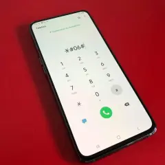 Na ekranie telefonu wpisany kod *#06# pomoże Ci sprawdzić, od kiedy masz telefon, wyświetlając jego numer IMEI.