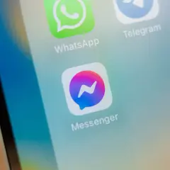 Ikona Messengera na ekranie telefonu. Zastanawiasz się, co to znaczy ss na Messengerze? To skrót od "screenshot", czyli zrzut ekranu.