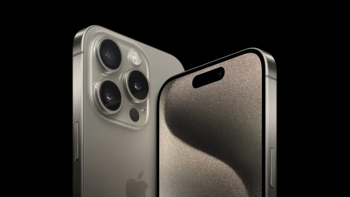 Nowy iPhone z potrójnym aparatem i błyszczącym ekranem. Premiera iPhone'a już wkrótce!