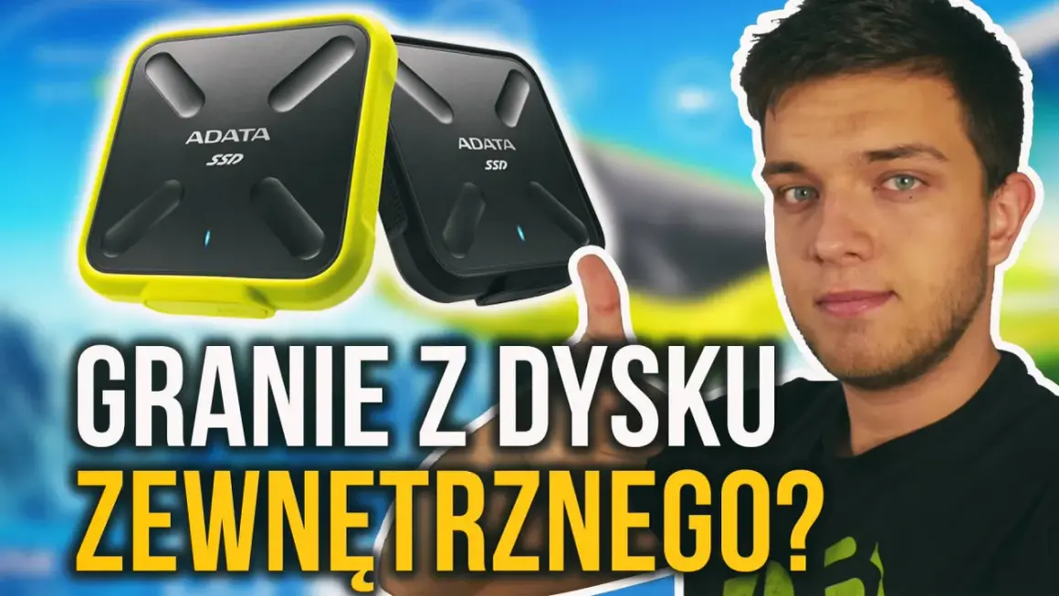 Dysk zewnętrzny ADATA SSD i pytanie: czy na dysku zewnętrznym można instalować gry? Młody mężczyzna z niebieskimi oczami.