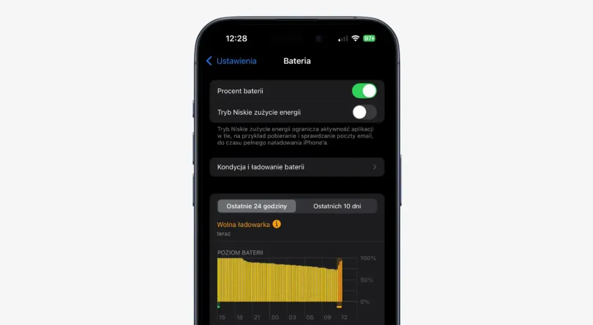Na ekranie iPhone'a widać ustawienia baterii. "IP40 co oznacza" może odnosić się do normy szczelności, ale tutaj widzimy zarządzanie energią.